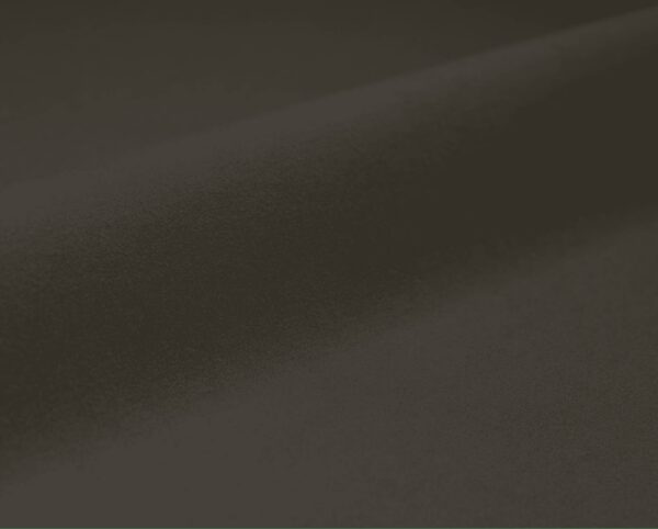 Akila FR tulekindel mööblikangas, värv 01: 100% polüester, laius 140 cm, 40 000 Martindale’i tsüklit, EN 1021 / IMO Part 8 / C&M sertifikaadid — diivanitele, tugitoolidele ja lepingumööblile.