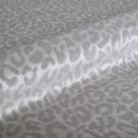 Basoo decorative upholstery fabric, colour 04: 70% polyester / 30% viscose Dessin weave with a leopard-style animal print (26 × 3.5 cm pattern), 140 cm wide, 640 g/m², 50 000 Martindale rubs class SC, light fastness 6 — for accent chairs, cushions and statement upholstery.