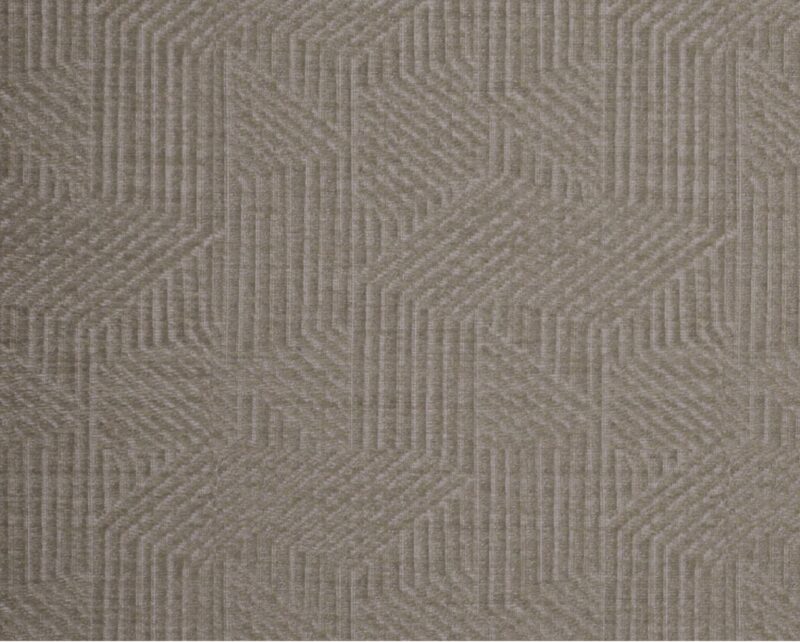 Cenia FR mustriga tulekindel mööblikangas, värv 01: 49% polüester / 44% akrüül / 7% viskoos, Dessin-koe raportiga 22 × 18 cm, laius 140 cm, 530 g/m², 40 000 Martindale’i tsüklit klass SC, EN 1021 / IMO Part 8 / C&M sertifikaadid — hotellidele, restoranidele ja aktsentpolsterdusele.