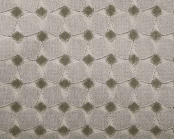 Cruise FR mustriga tulekindel mööblikangas, värv 01: 100% polüester, Dessin-koe 6 × 5,5 cm šenill-ilmega mustriga, laius 140 cm, 600 g/m², 100 000 Martindale’i tsüklit klass SC, EN 1021 / IMO Part 8 / C&M / BS 5867 / BS 7175 sertifikaadid — raske kasutusega UK-spetsifikatsioon.